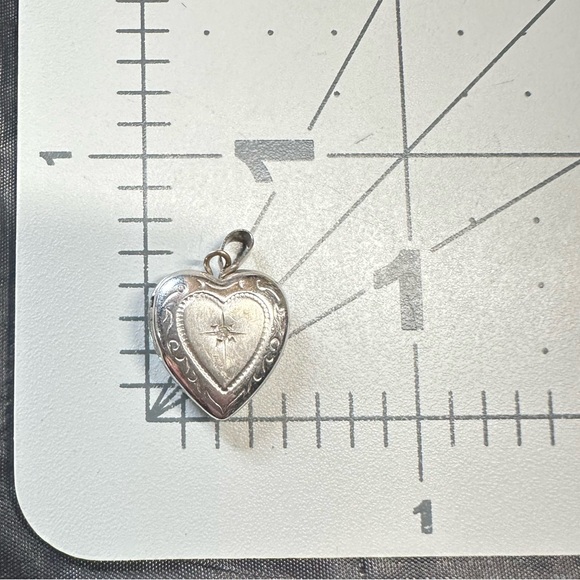 Solid 14kt white gold silver color real diamond dainty heart locket - Picture 10 of 10
